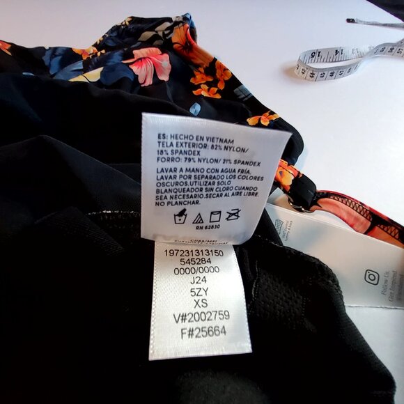 Lands End Floral One-Piece Swimsuit Size X Small Black Multicolor Nylon Spandex - Picture 5 of 8